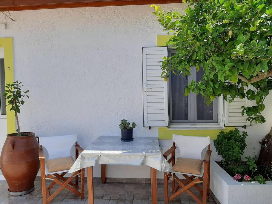 Lemon Garden 2 Apartman Karidi Kültér fotó